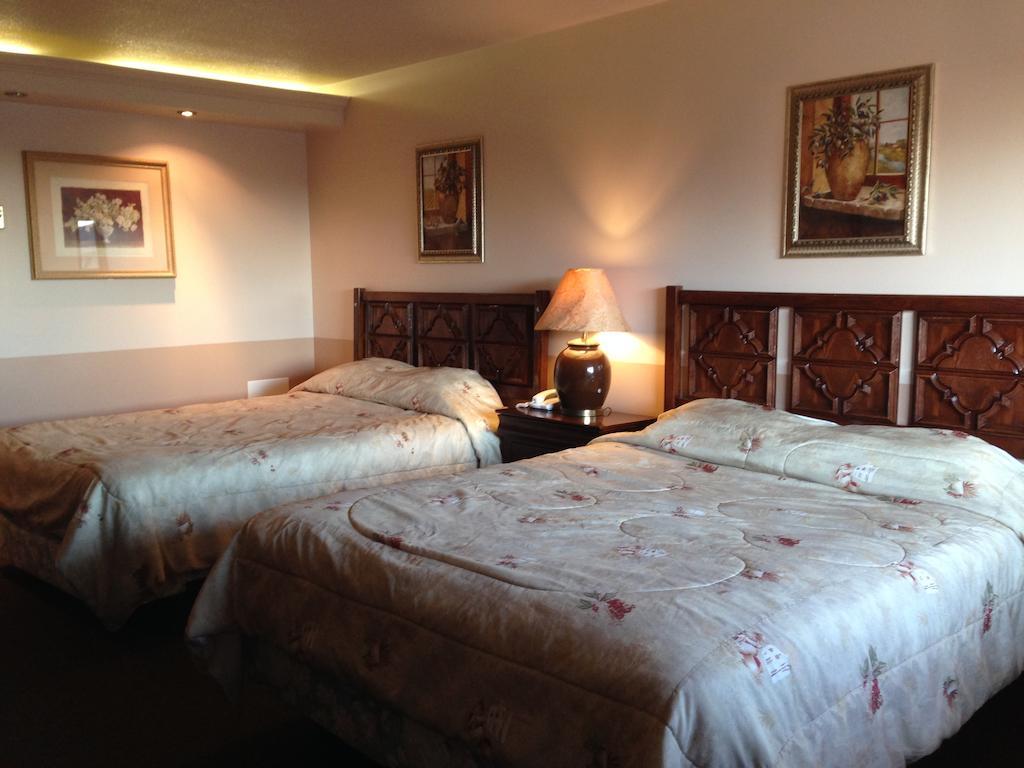 Traveller'S Inn Довсон-Крік Номер фото